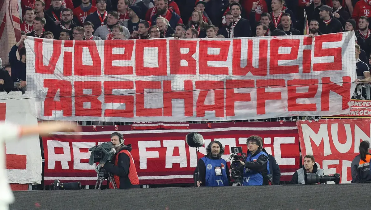 Die Südkurve hat recht: Der VAR hat uns den schönsten Moment im Fußball gestohlen