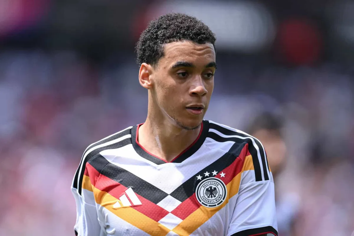 GEHEIMER DFB-GRIFF NACH DEN BAYERN-JUWELEN! Klopps brisanter Sonderplan: Verheizt der Bundestrainer jetzt Musiala und Gnabry?