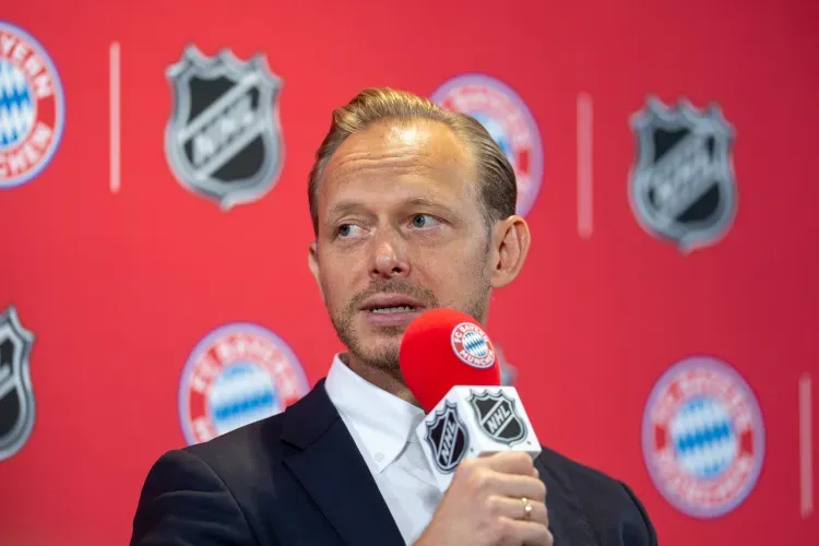 Boss-Beben beim FC Bayern! Rouven Kasper rückt plötzlich ins Zentrum