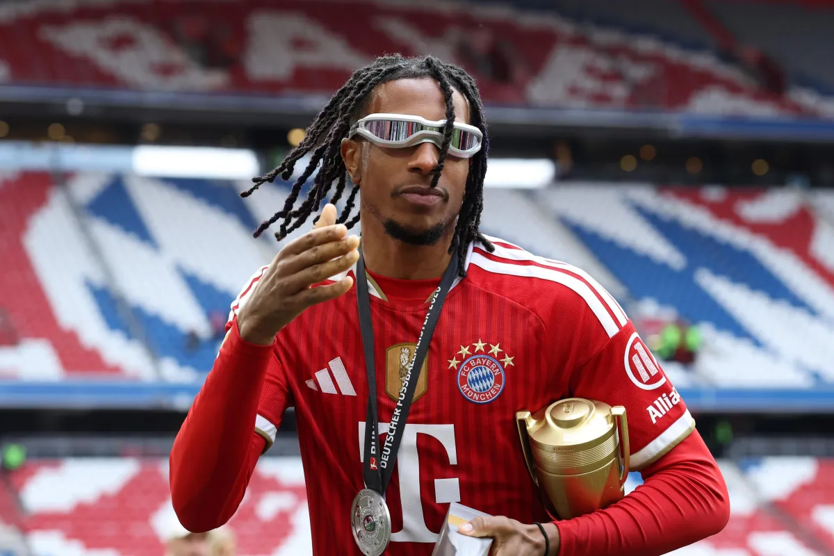 NIKE BEUGT SICH DEM BAYERN-REBELLEN! Irrer Millionen-Deal enthüllt: US-Gigant wirft alle Werberegeln über Bord – MICHAEL OLISE WIRD ZUR ANTI-GLAMOUR-IKONE!
