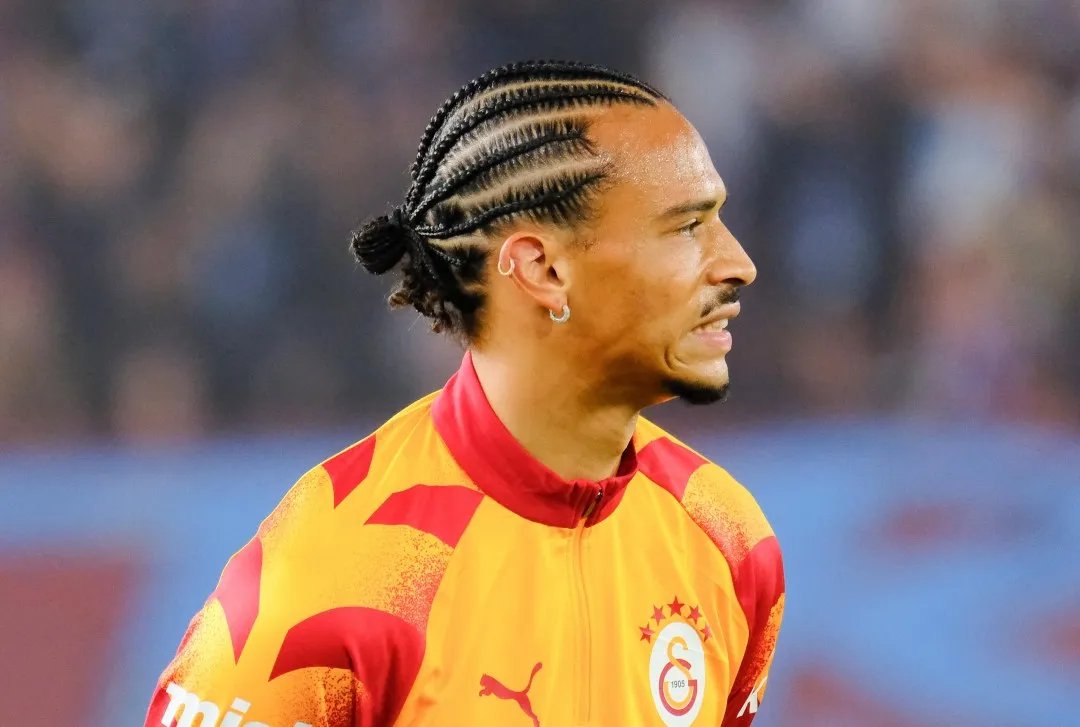 ABSTURZ EINER DIVA AM BOSPORUS! Galatasaray-Hölle frisst Ex-Bayern-Star Sané auf: Wütende Fans fordern Rauswurf – Eberl lacht sich ins Fäustchen!