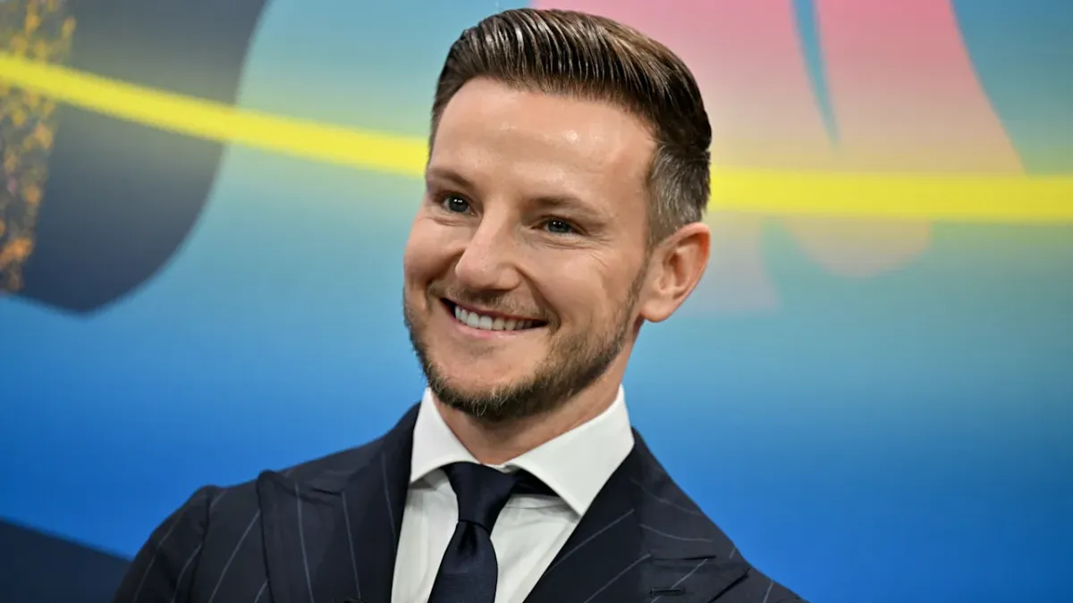 EX-BARCA-STAR ZERLEGT DEN BALLON-D'OR-ZIRKUS! Rakitić rechnet gnadenlos ab: „Solche Spieler gibt es nicht mehr!“ – Bayern-König Kane vor der Krönung?!